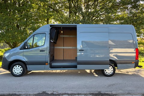 Mercedes-Benz Sprinter 319 Cdi Premium - with In-Built Bed + Diesel Heater 8