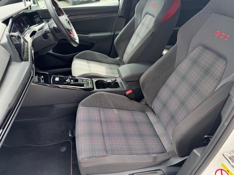 Volkswagen Golf GTI TSI DSG 22