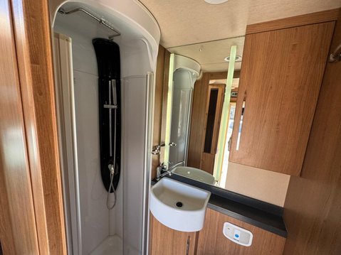 Auto-Trail Apache APACHE 634 4