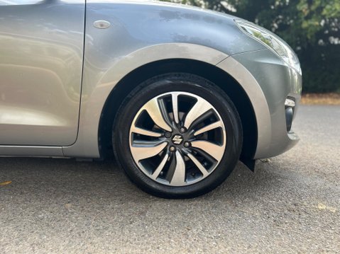Suzuki Swift SZ-T DUALJET SHVS MHEV 33