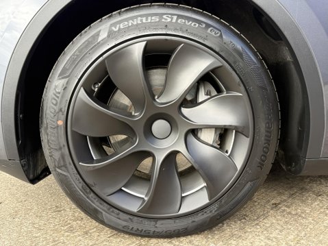 Tesla Model Y SUV 5dr Electric Auto RWD (346 ps) 17