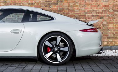 Porsche 911 50th Anniversary Edition 7