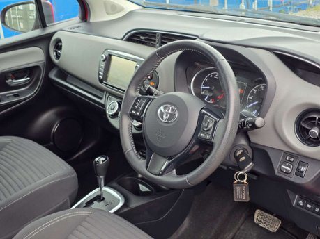 Toyota Yaris 1.5 VVT-i Icon Hatchback 5dr Petrol CVT Euro 6 (111 ps) 44