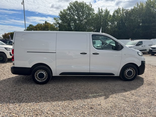 Peugeot Expert XLWB L3H1 Low Roof Professional 2900 Air Con EURO 6 5