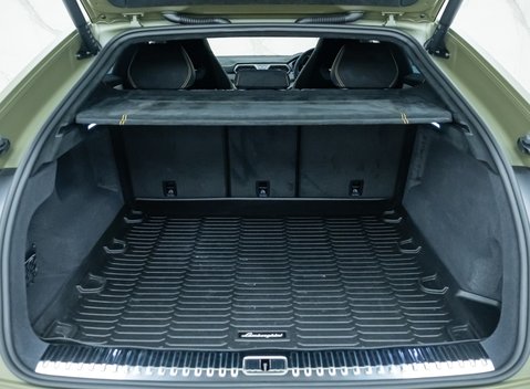 Lamborghini Urus Performante 46