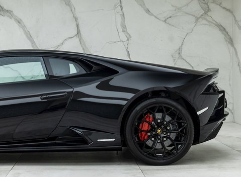 Lamborghini Huracan LP640-4 EVO 29