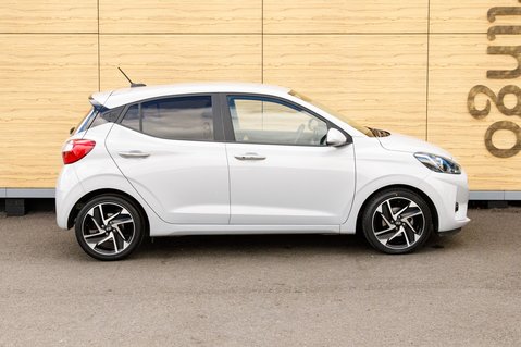 Hyundai i10 MPI PREMIUM 12