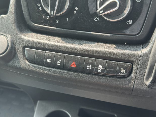 Vauxhall Movano MWB L2H2 Medium Roof Prime Air Con Ply Lined Sensors EURO 6 31