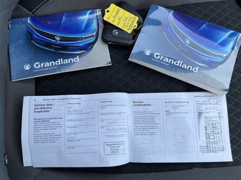 Vauxhall Grandland 1.2 Turbo SRi 5dr 33