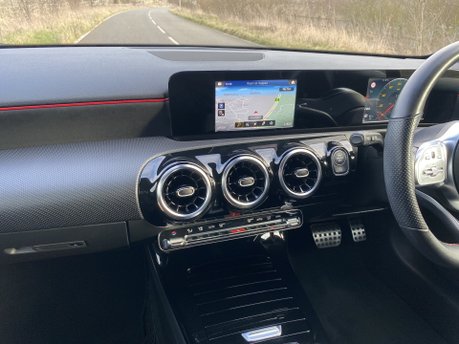 Mercedes-Benz A Class A200 D AMG Line Diesel Auto REVERSE CAM/SAT NAV/DIGITAL DASH 11