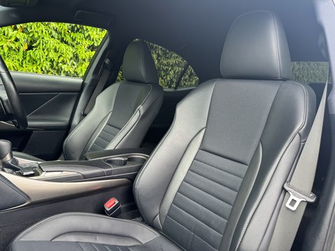 Lexus Is 2.5 300h F Sport Saloon 4dr Petrol Hybrid E-CVT Eu 8