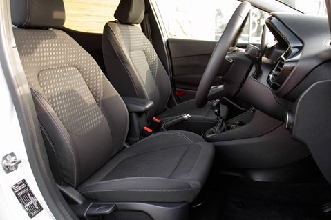 Ford Fiesta TITANIUM MHEV 32