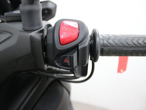 Yamaha Xmax 300 X-MAX 300 (CZD 300-A) 18