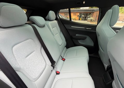 Volvo Ex30 Twin Performance 69kWh Ultra SUV 5dr Electric Auto AWD (428 ps) 12