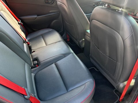 Hyundai KONA PREMIUM SE 1 OWNER 17