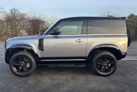 Land Rover Defender 90 D250 Hard Top SE MHEV 7