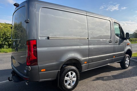 Mercedes-Benz Sprinter 319 Cdi 7g-Tronic L2 H1 4x4 Panel Van - Air Con / Sat Nav / Rear Camera 2