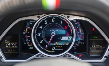 Lamborghini Aventador LP700-4 Roadster 20