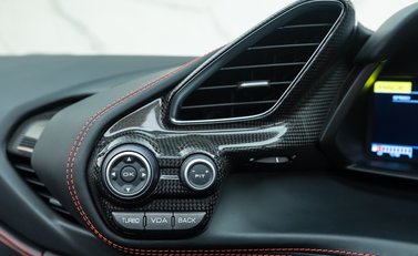 Ferrari 488 SPIDER 21