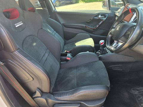Peugeot 208 1.6 208 GTi 30th e-THP 3dr 27