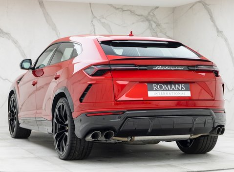 Lamborghini Urus 3