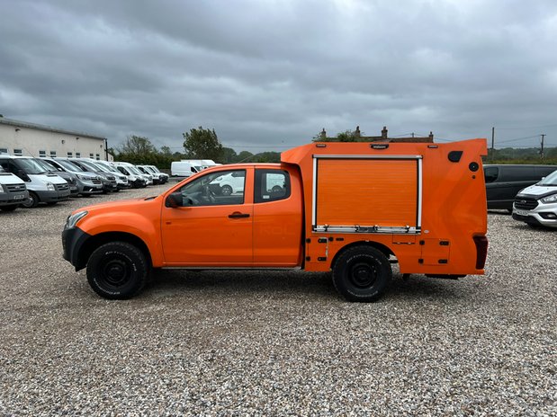 Isuzu D-Max Utility | 1.9 LT | Extended Cab | Tow Bar | AC | E 1