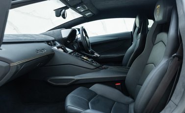 Lamborghini Aventador S LP 740-4 13