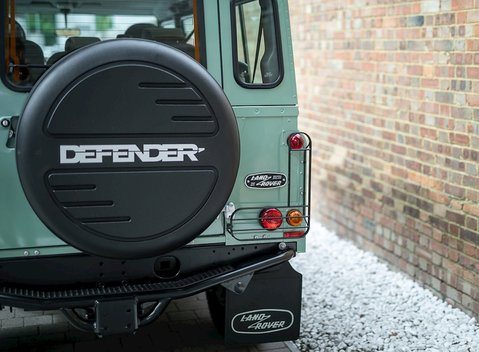 Land Rover Defender 110 Heritage Station Wagon 21