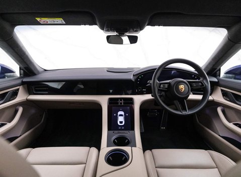 Porsche Taycan TURBO 93KWH 17