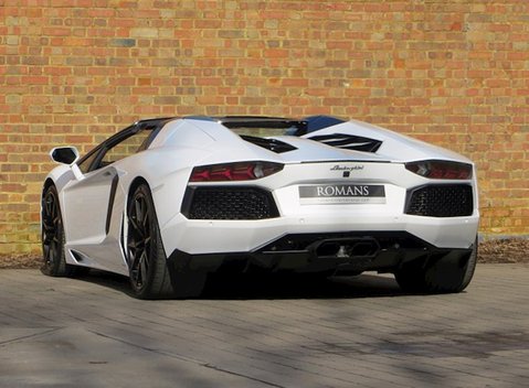 Lamborghini Aventador LP 700-4 Roadster 10