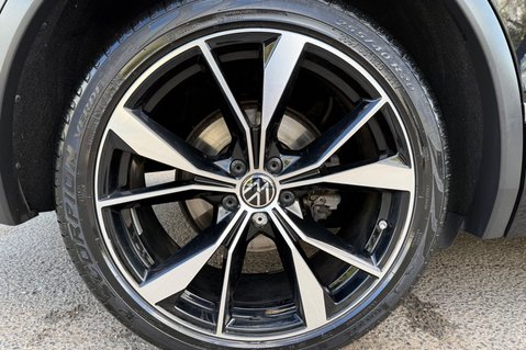 Volkswagen Tiguan R-LINE TDI DSG - RARE LEATHER INTERIOR - APPLE CAR PLAY -CAMERA 72