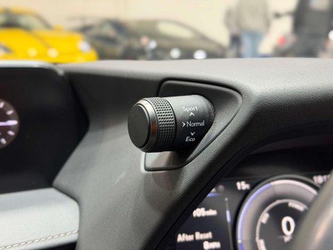 Lexus Ux 2.0 250h SUV 5dr Petrol Hybrid E-CVT Euro 6 (s/s) (184 ps) 40