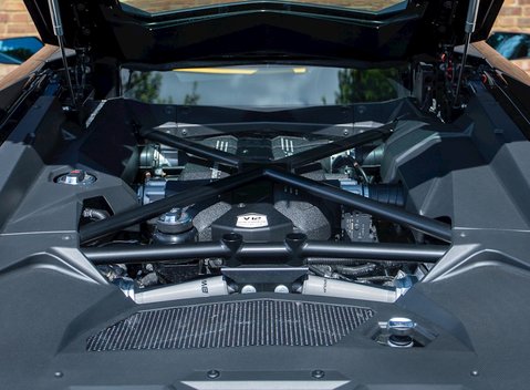 Lamborghini Aventador S LP740-4 32