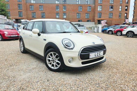 Mini Hatch 1.5 COOPER AUTOMATIC! FULL SERVICE HISTORY! 6 SERVICES! 2