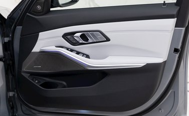 BMW M3 Competition xDrive 21