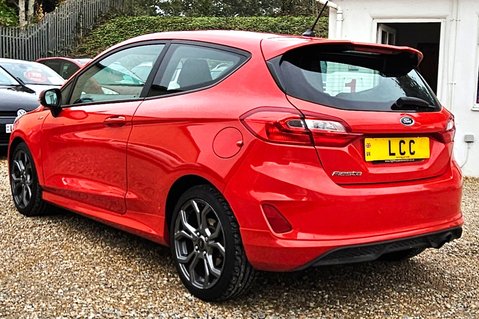 Ford Fiesta ST-LINE LOOK! 1 OWNER! 6 SERVICES.. APPLE CARPLAY.. STUNNING EXAMPLE 3