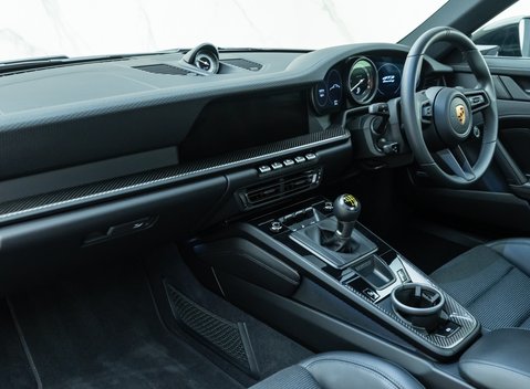 Porsche 911 GT3 Touring (992) 19