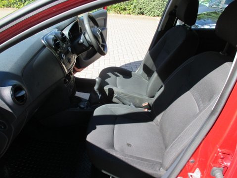 Dacia Sandero 1.0 SCe Ambiance Euro 6 5dr 26