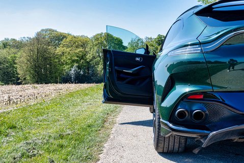 Aston Martin DBX 707 8