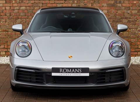 Porsche 911 Carrera S (992) 4