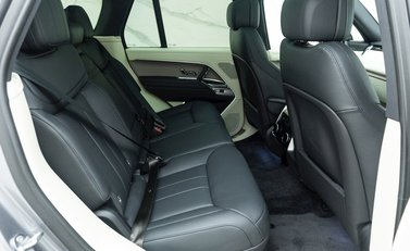 Land Rover Range Rover P400 HSE 13