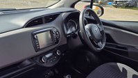 Toyota Yaris 1.5 VVT-h Icon Tech Hatchback 5dr Petrol Hybrid E-CVT Euro 6 (s/s) (100 ps) 19