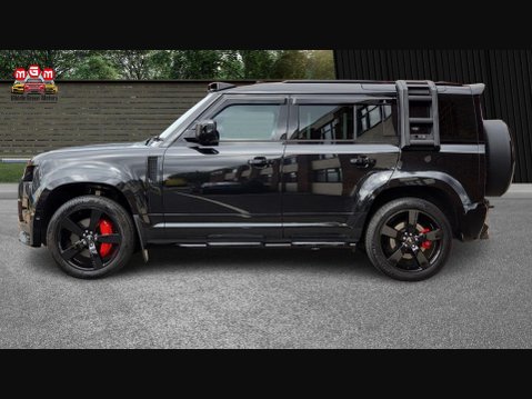 Land Rover Defender HSE MHEV 5
