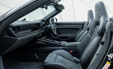 Porsche 911 Carrera GTS Cabriolet (992) 18