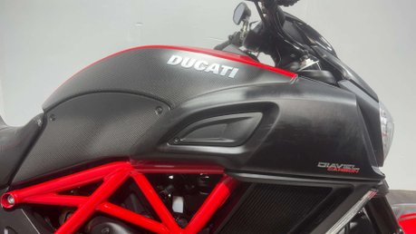 Ducati Diavel 1198 CARBON EDITION 24K 1 OWNER JUST SERVICED MOT APRIL 2027 35