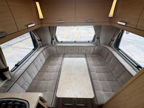Elddis Autoquest 8