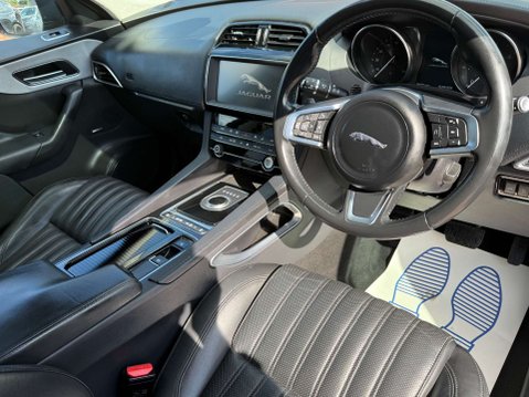 Jaguar F-Pace 2.0 D240 Portfolio SUV 5dr Diesel Auto AWD Euro 6 (s/s) (240 ps) 50