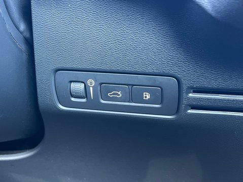 Volvo XC40 RECHARGE T5 R-DESIGN 34