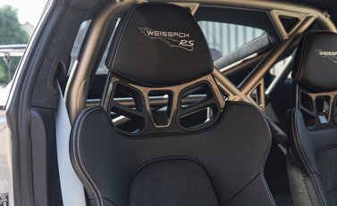 Porsche 911 GT3 RS Weissach (991.2) 13