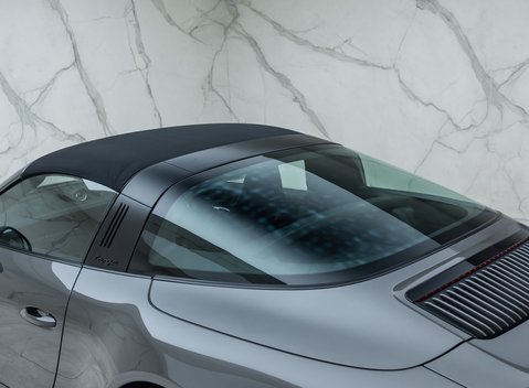 Porsche 911 Targa 4 GTS (991.2) 38